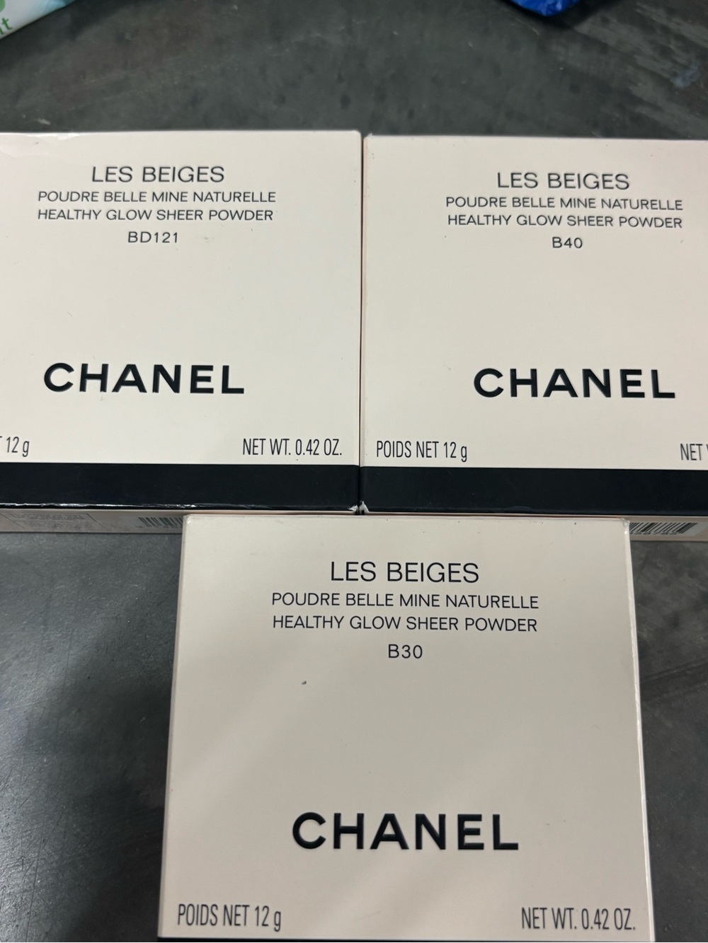 CHANEL Les Beiges Sheer Powder Trio in Beige/Cream Packaging